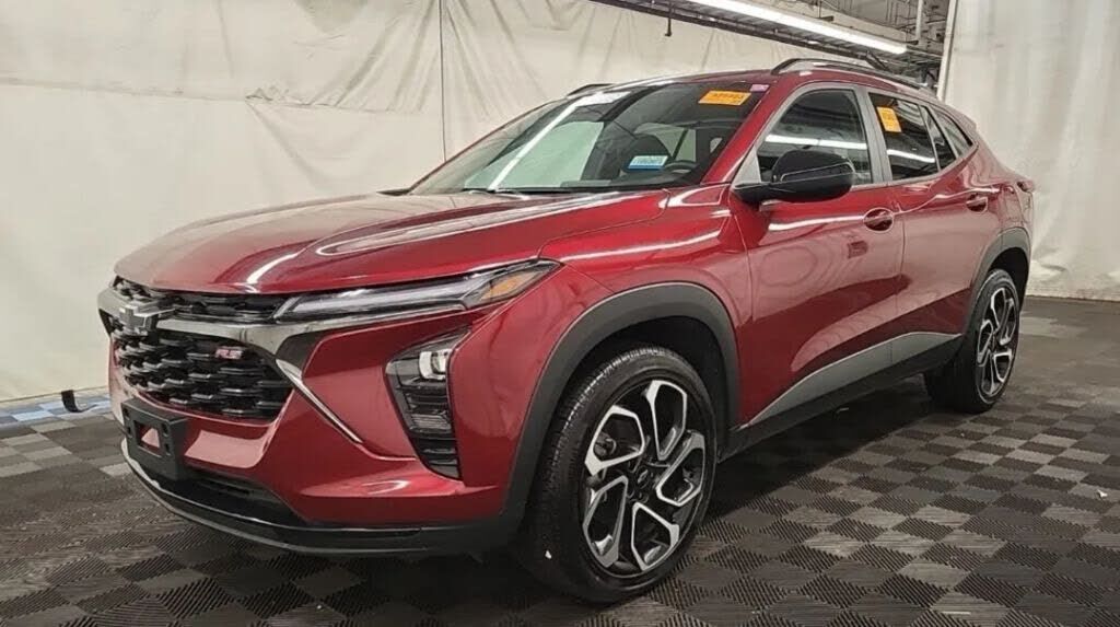 2025 CHEVROLET Trax