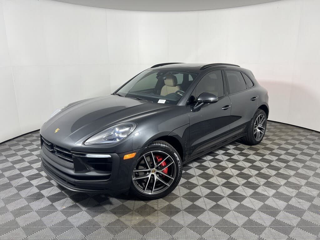 2024 PORSCHE Macan