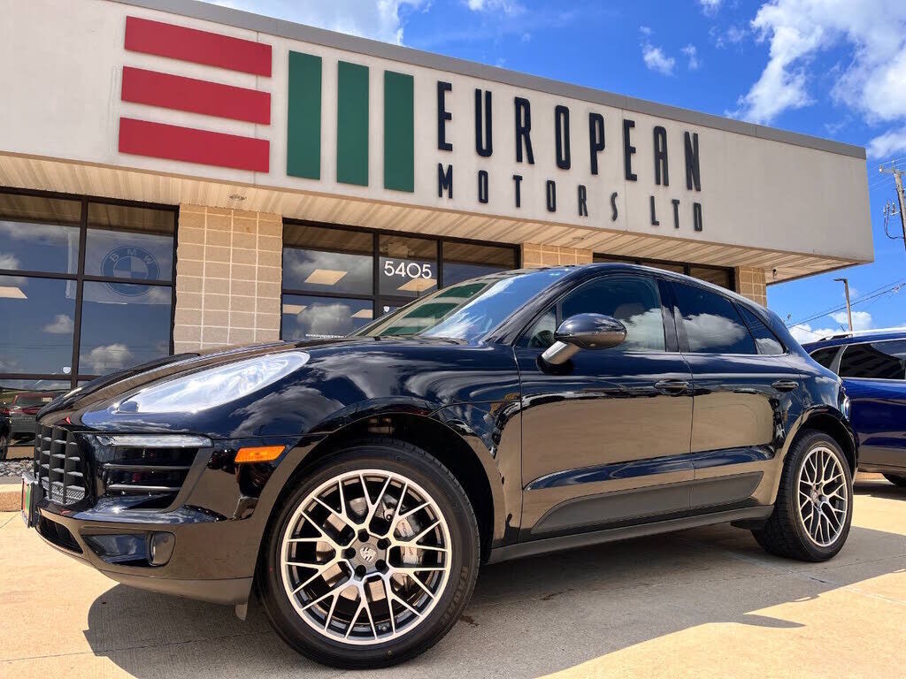 2017 PORSCHE Macan