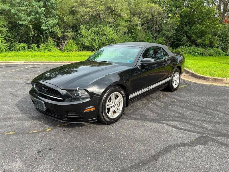 2013 FORD Mustang