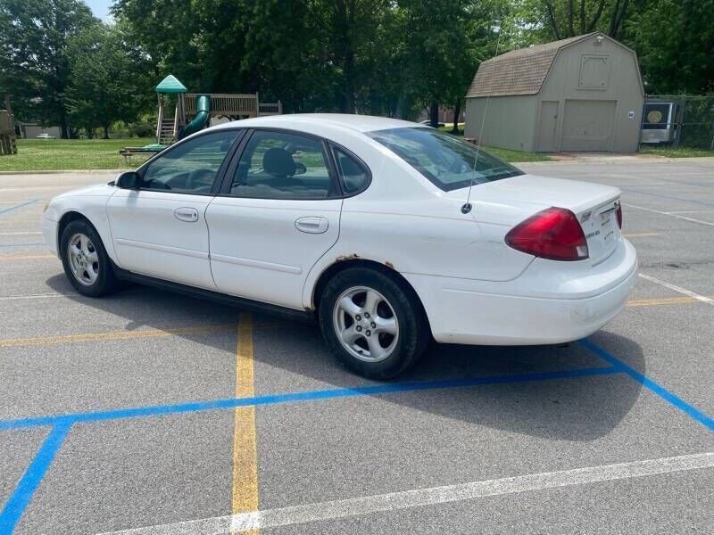 2002 FORD Taurus