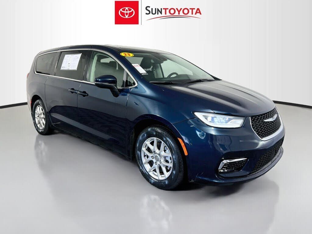 2023 CHRYSLER Pacifica