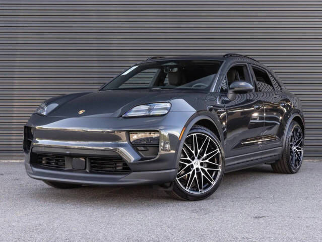 2026 PORSCHE Macan