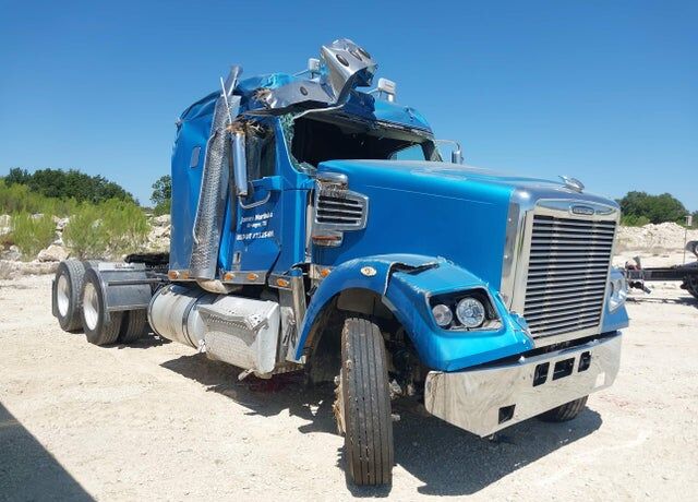 2015 FREIGHTLINER Coronado