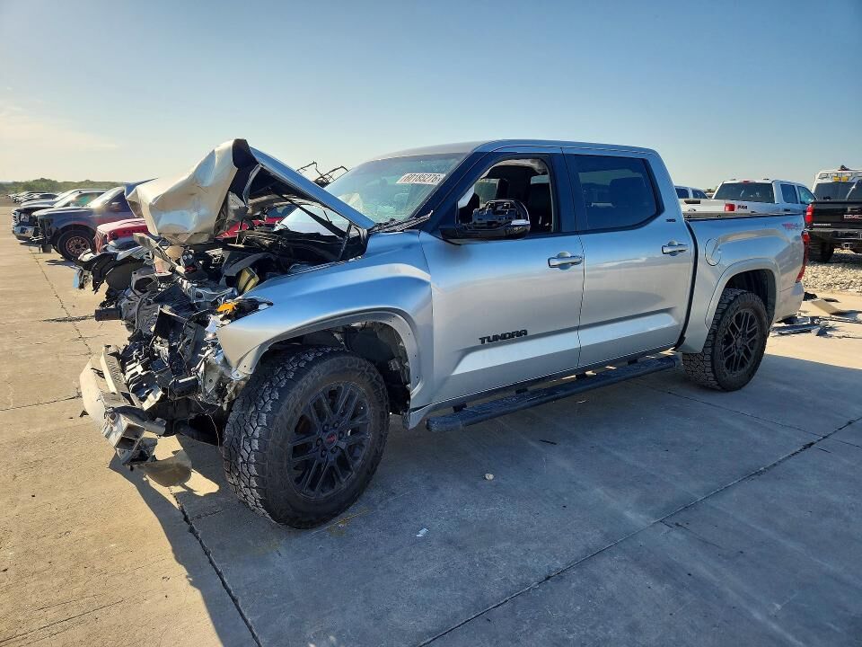 2024 TOYOTA Tundra