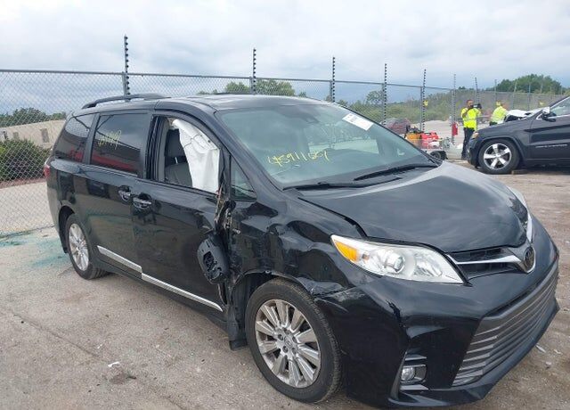 2019 TOYOTA Sienna