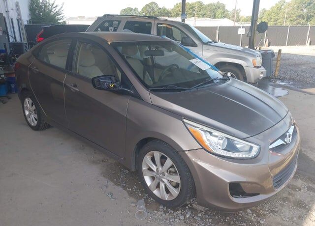 2014 HYUNDAI Accent
