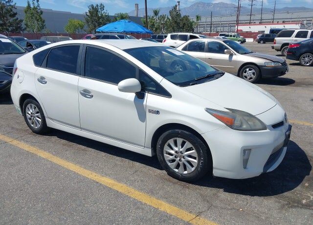 2014 TOYOTA Prius