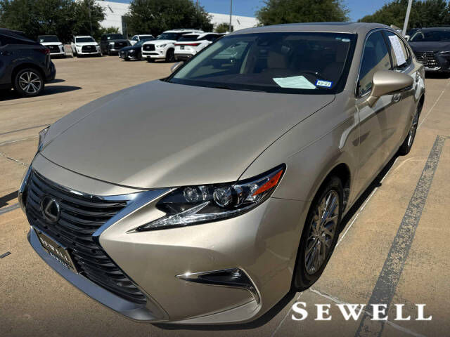 2018 LEXUS ES