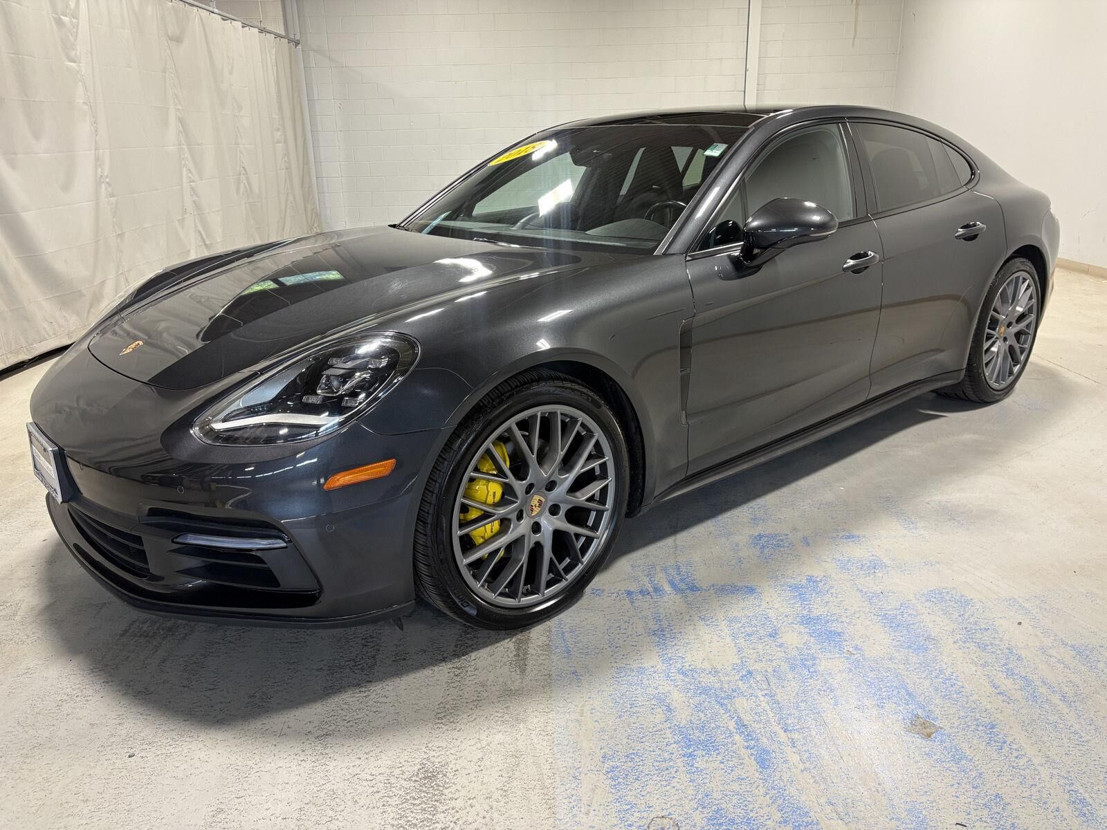 2018 PORSCHE Panamera