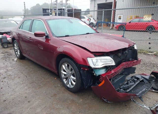 2019 CHRYSLER 300