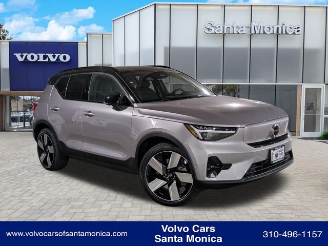 2026 VOLVO EX40