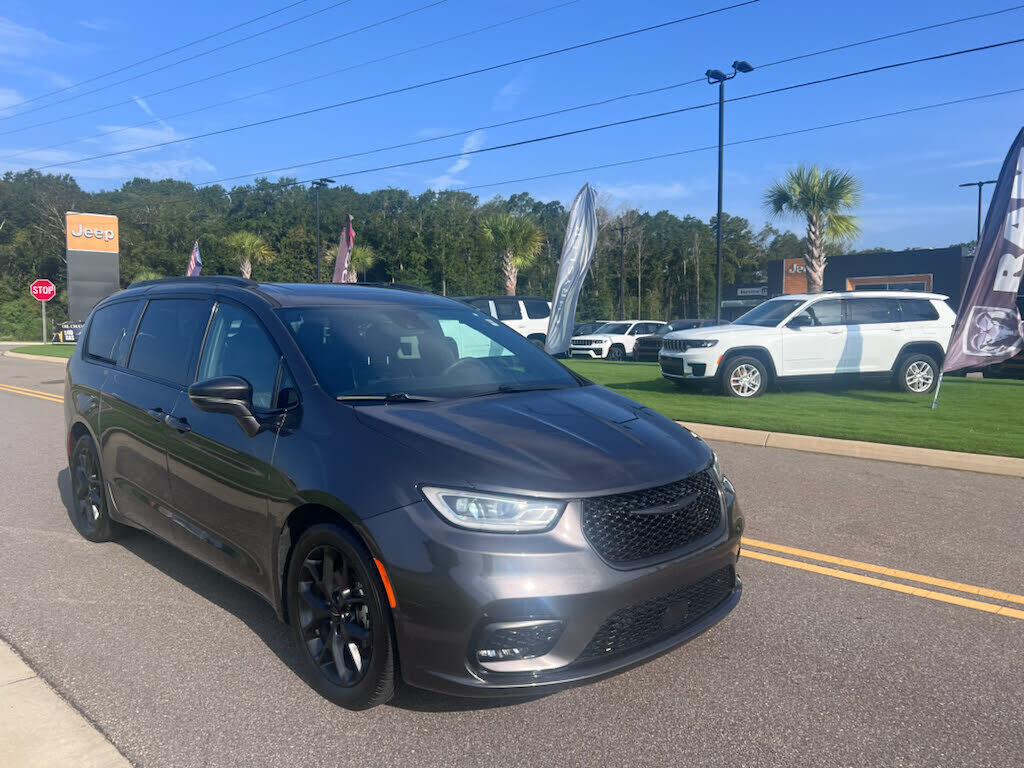 2022 CHRYSLER Pacifica