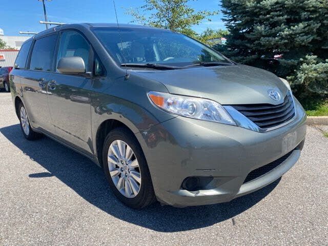2014 TOYOTA Sienna
