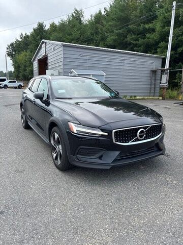 2020 VOLVO V60CC