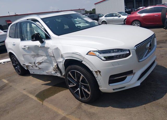 2025 VOLVO XC90