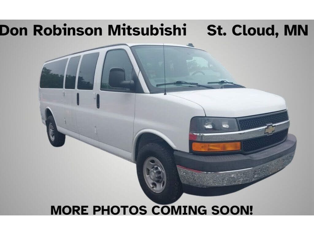 2017 CHEVROLET Express
