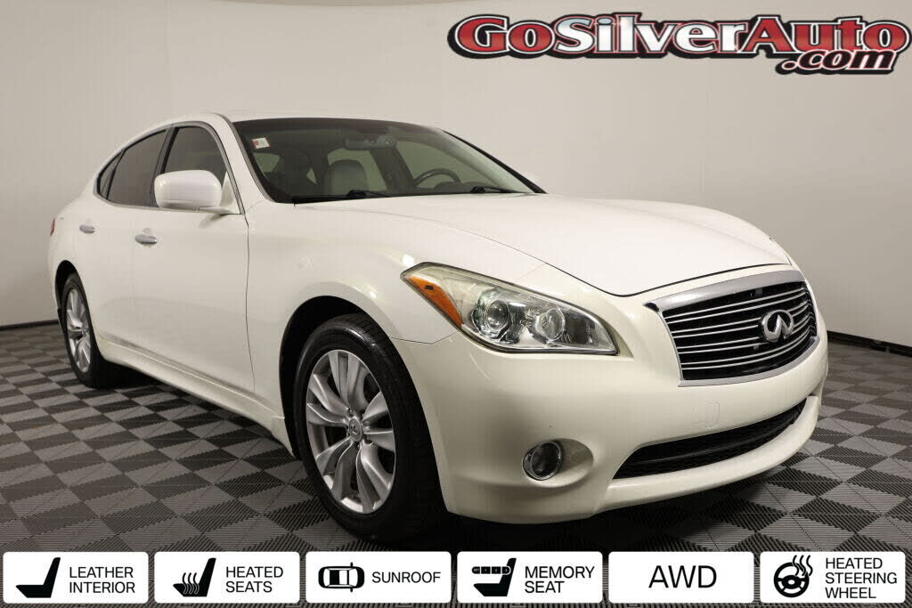 2011 INFINITI M56