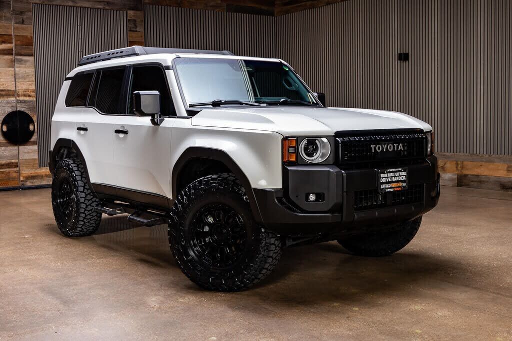 2025 TOYOTA Land Cruiser