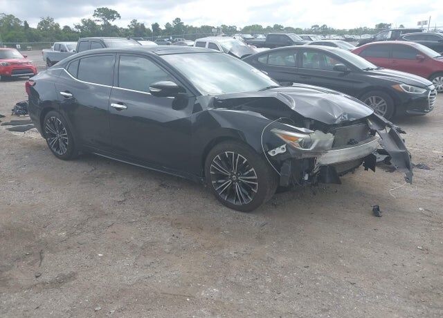 2017 NISSAN Maxima