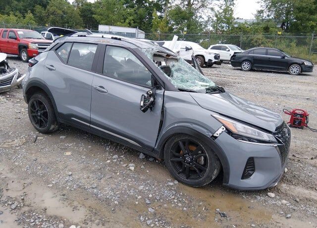 2023 NISSAN Kicks