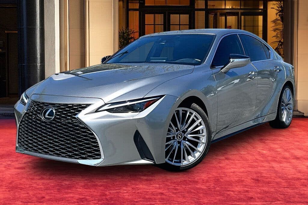 2022 LEXUS IS