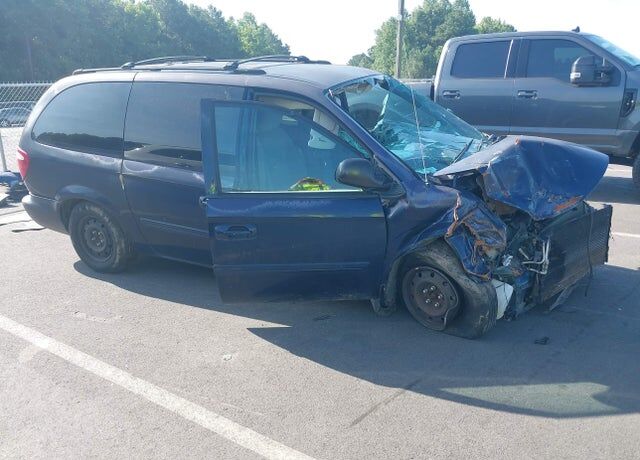 2004 CHRYSLER Town and Country