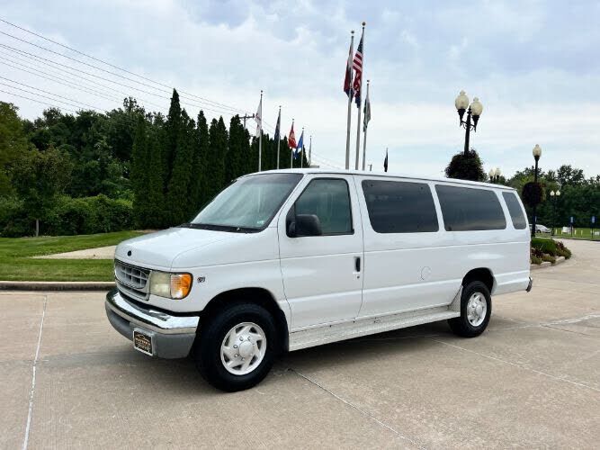 2002 FORD E-350
