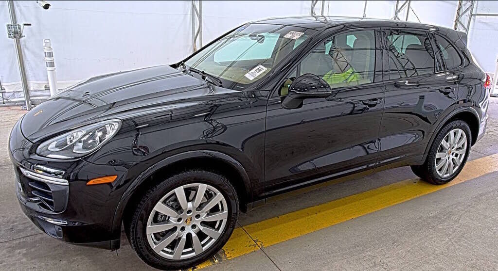 2017 PORSCHE Cayenne