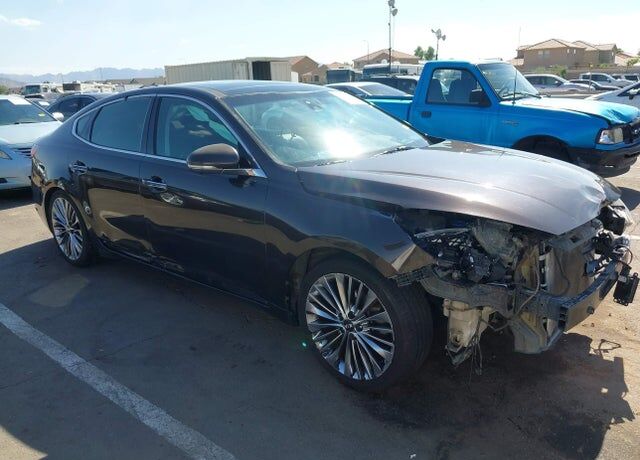 2017 KIA Cadenza