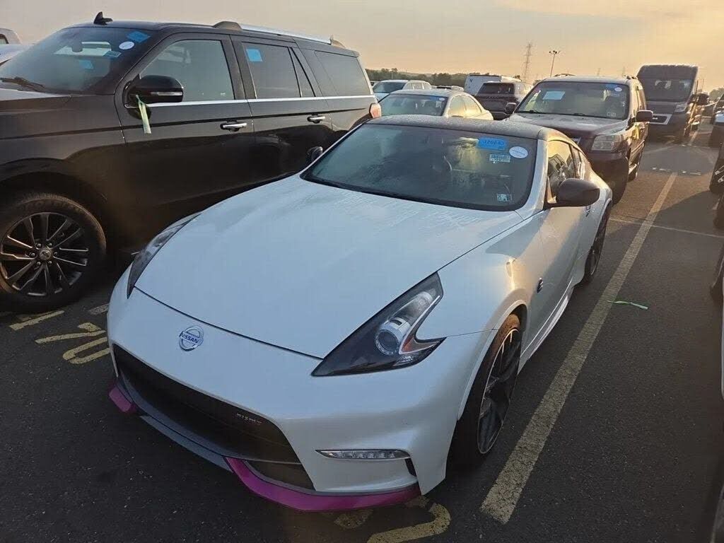 2017 NISSAN 370Z