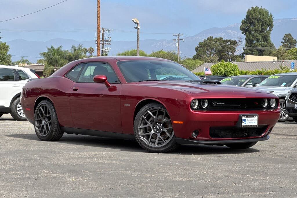 2017 DODGE Challenger