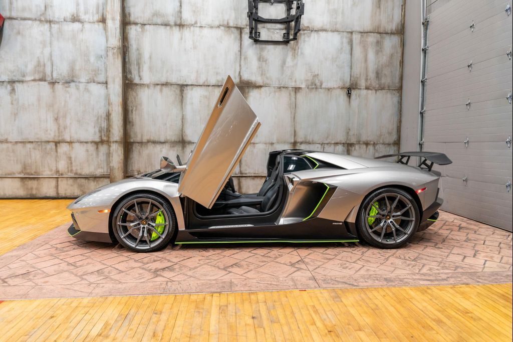 2014 LAMBORGHINI Aventador