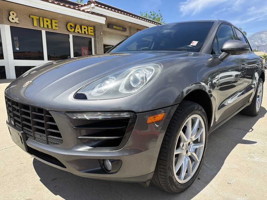 2015 PORSCHE Macan