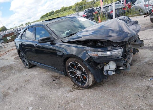 2013 FORD Taurus