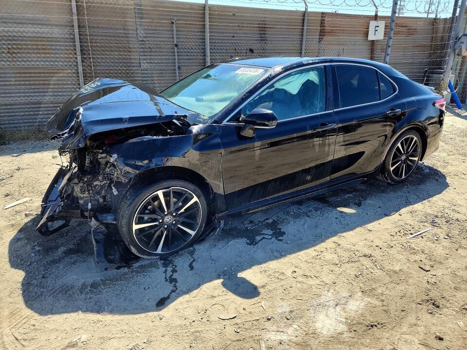 2018 TOYOTA Camry