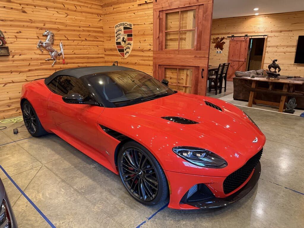 2023 ASTON MARTIN DBS