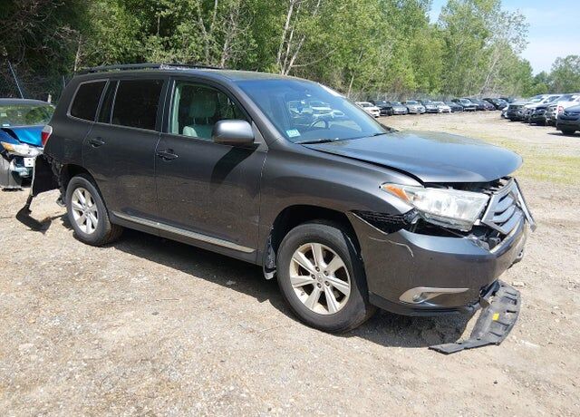 2013 TOYOTA Highlander