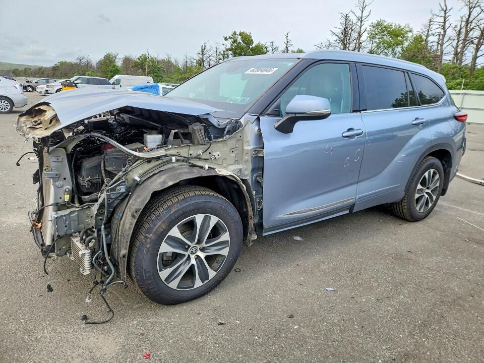 2022 TOYOTA Highlander
