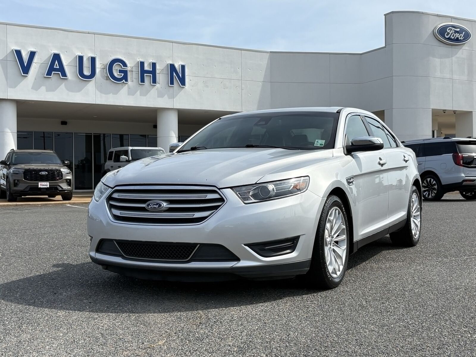 2017 FORD Taurus