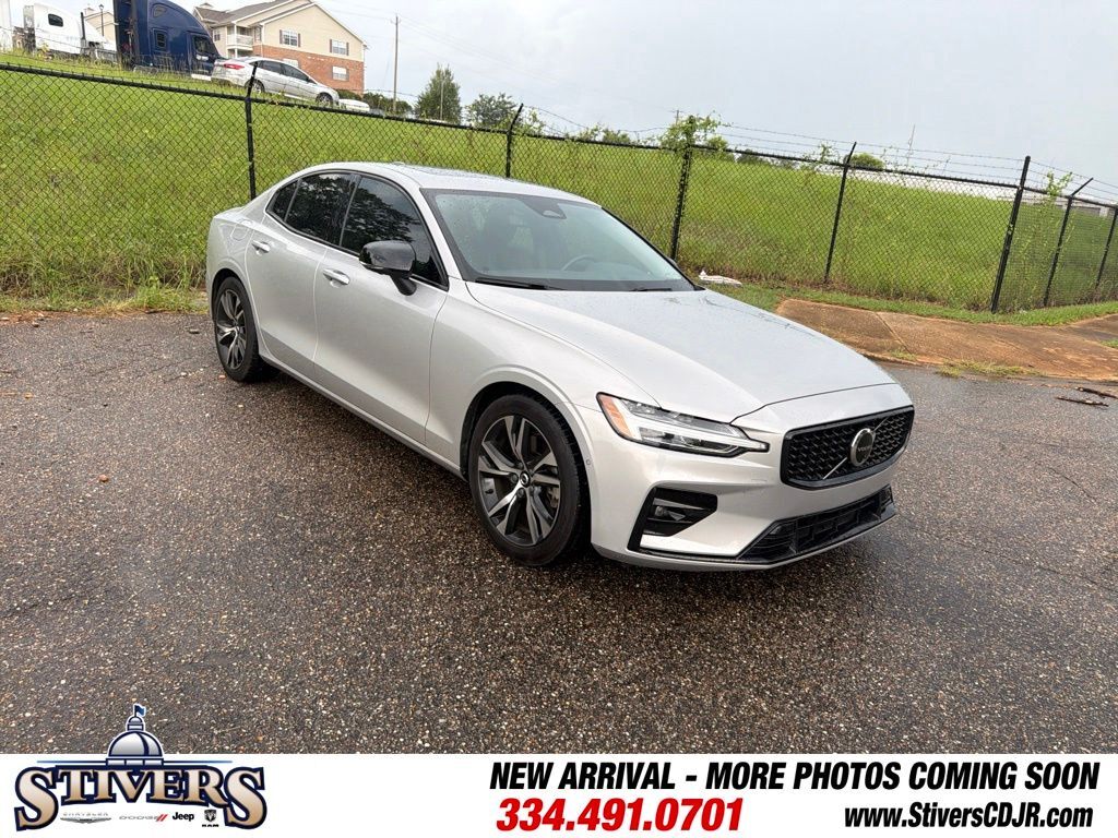 2024 VOLVO S60