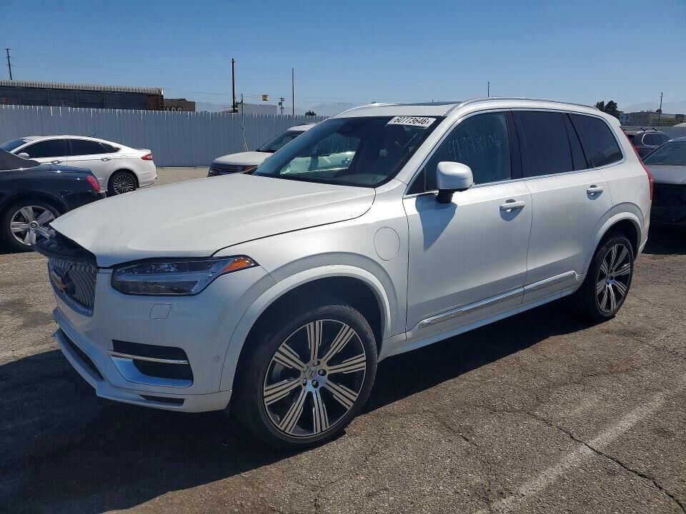 2024 VOLVO XC90