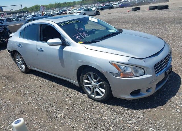 2010 NISSAN Maxima