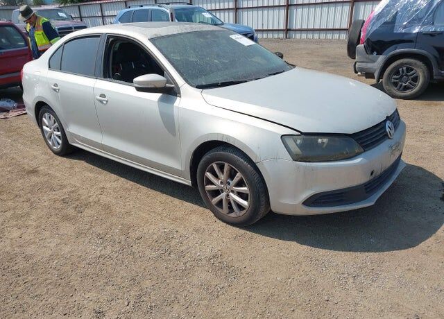 2011 VOLKSWAGEN Jetta