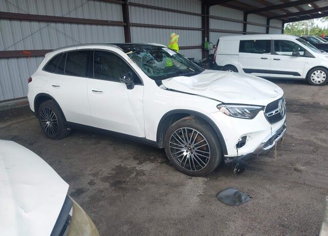 2025 MERCEDES-BENZ GLC-Class