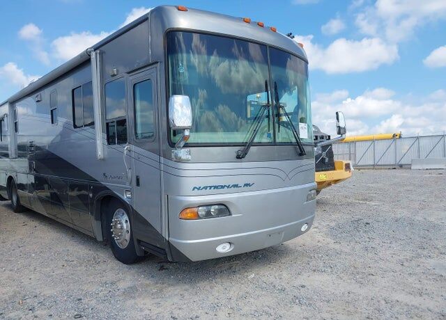 2003 COUNTRY COACH Islander