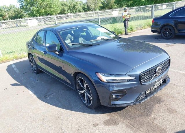 2024 VOLVO S60