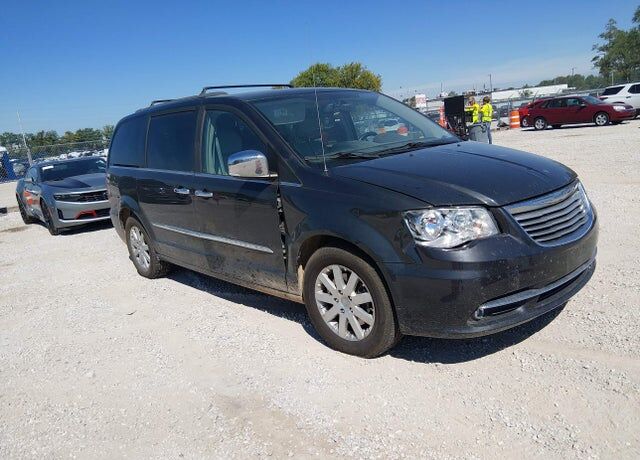 2012 CHRYSLER Town and Country