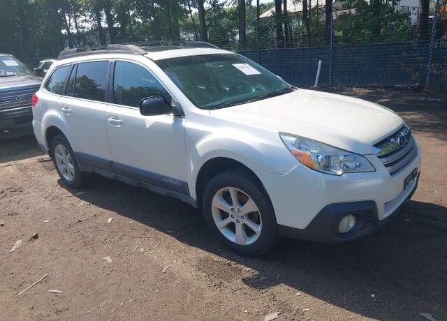 2014 SUBARU Outback