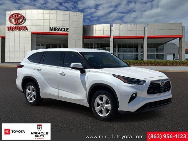 2022 TOYOTA Highlander